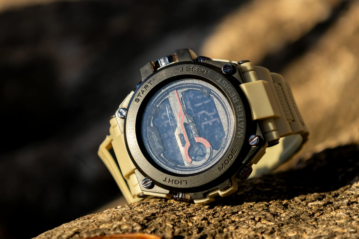 Doi alergători profesioniști cu ceasuri Garmin în timpul unui antrenament pe pis