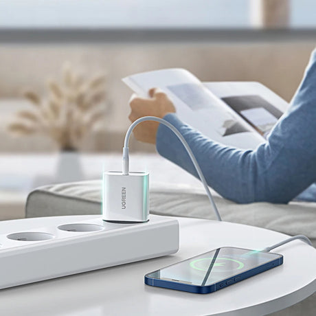 Incarcator Ugreen CD137 (60450), Fast Charging, Type-C, 20W, 5V/3A, PD3.0, Quick Charge 4.0+, Alb