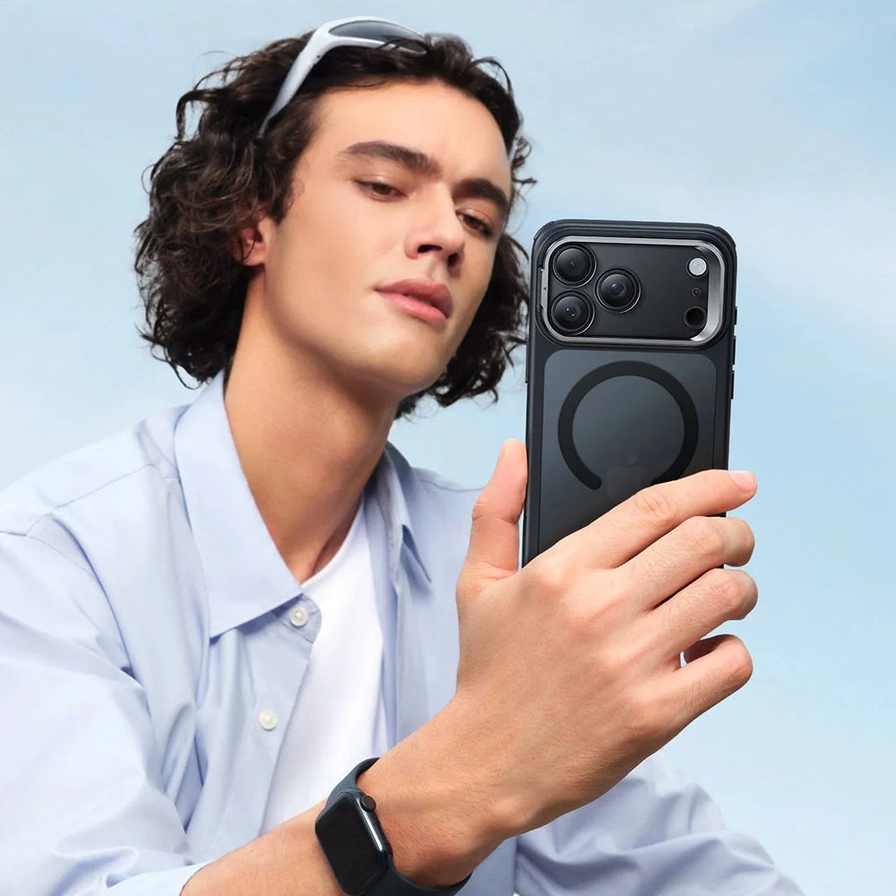 Husa de protectie ESR Classic Hybrid HaloLock Kickstand compatibil cu iPhone 17 Pro, Negru Mat