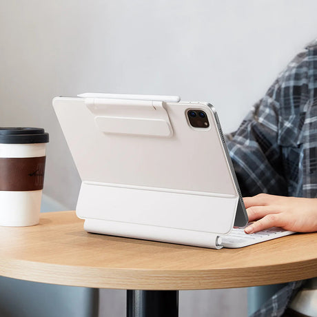 ESR Rebound Magnetic Keyboard védőtok iPad 10 (2022) 10.9 és iPad 11 (2025) tablethez, fehér